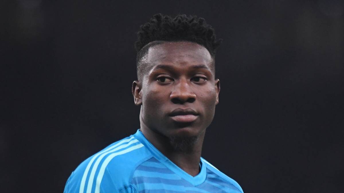 Komentář: Onana je noční můrou fanoušků, nejhorší v historii klubu (ještě) není