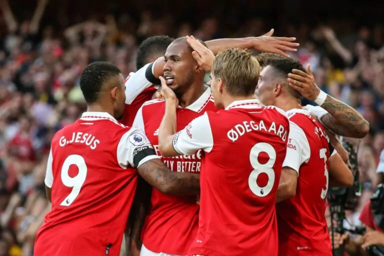 Arsenal prodloužil svoji sérii výher. Atraktivní boj na hřišti nováčka rozhodl v nastavení Rice