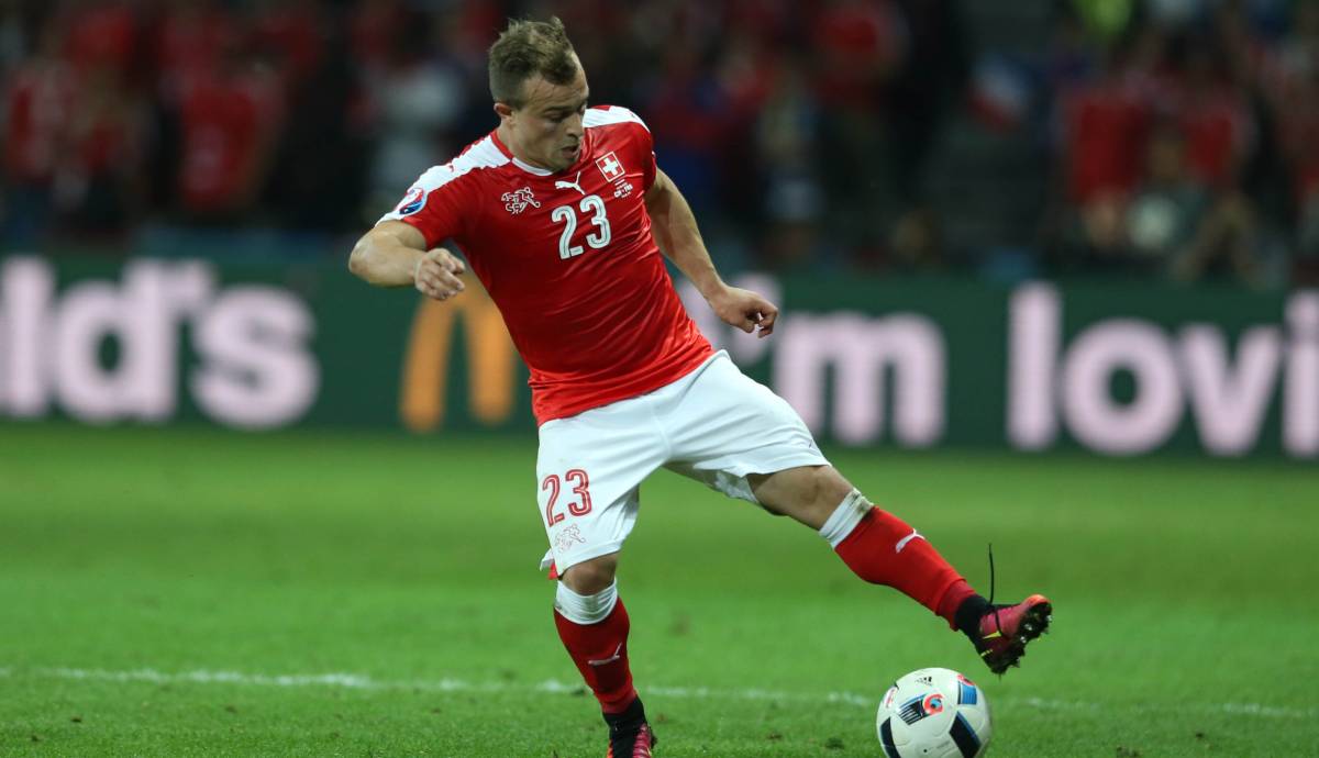 VIDEO: Gól turnaje? Shaqiri krásnou střelou vymetl pavučinu v horním rohu branky Skotska