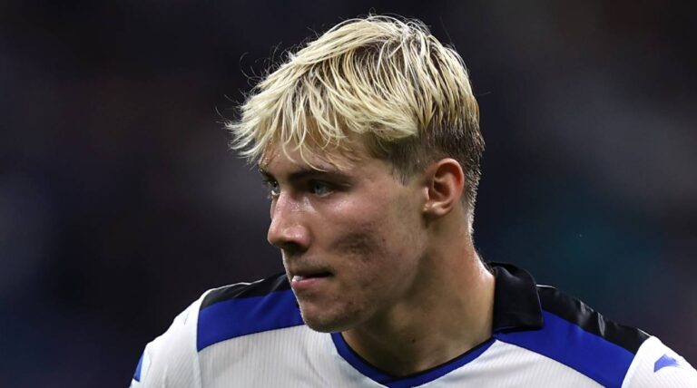 Měl být jako Haaland, místo toho Hojlund tře bídu s nouzí. Důvod? Nekvalitní spoluhráči v Manchesteru United, má jasno Jaap Stam