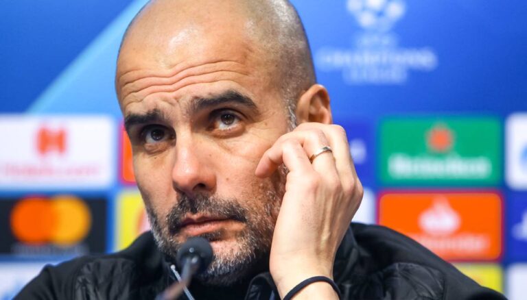 Guardiola si rýpl do Carraghera: Nevyhrál PL ani jednou! Nás ale nevlastnil stát a neporušovali jsme pravidla, odpověděla legenda Liverpoolu