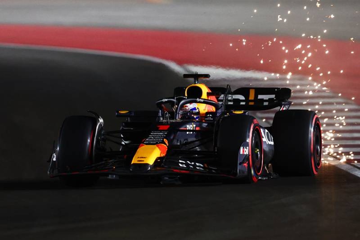 Verstappen v poslední kvalifikaci sezóny nedopustil žádné překvapení. Norris se z první řady odstřelil vlastní chybou. Jak vypadá startovní rošt na VC Abú Dhabí?