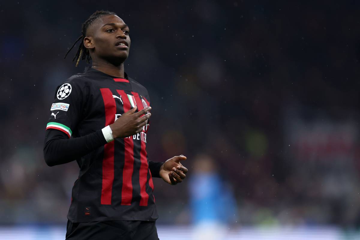 AC Milán navzdory dvěma penaltám Rennes postupuje do osmifinále EL