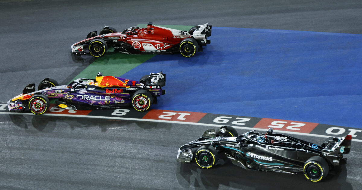 Vegaská ruleta přála Red Bullu. Sázka Ferrari na jednu zastávku nevyšla. Jubilejní 1100. VC opanoval Verstappen