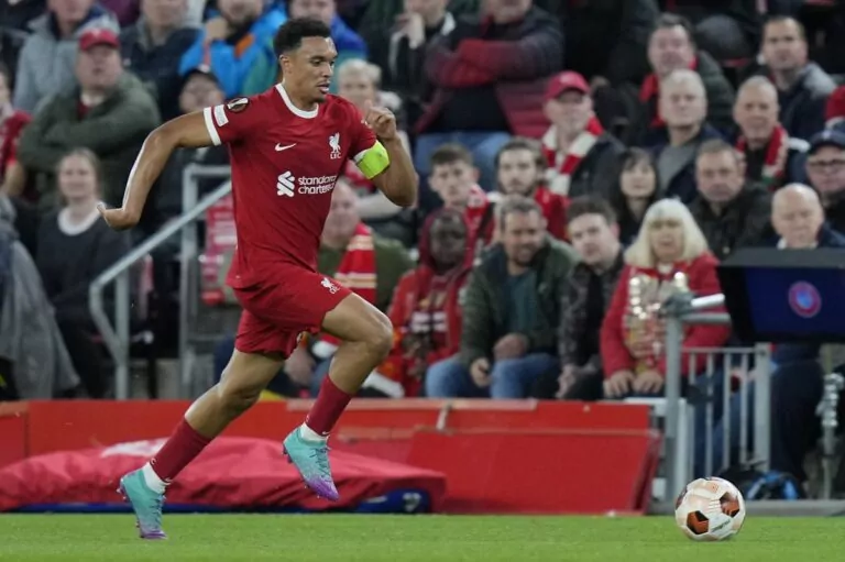 Konec Trenta Alexandera-Arnolda v Liverpoolu? Real Madrid monitoruje situaci a v létě zřejmě bude jednat