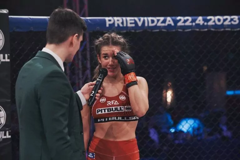 Veronika Zajícová prolomila smůlu, kromě fotek svého těla se konečně může pochlubit i výhrou. Za chvíli do UFC, věří bojovnice