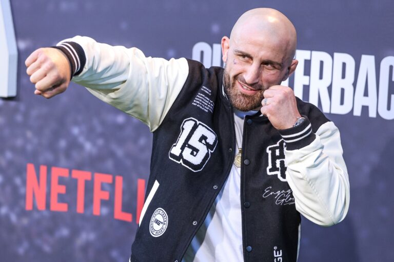 Nečekané čtvrté vzájemné měření sil v UFC? Volkanovski promluvil o možné bitvě s Hollowayem i motivaci do ní jít