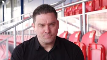 Solidarita je skvělá, je to pecka, říkal Švancara v Tiki-Taka před třemi roky. Na hrudi měl žlutomodrou stužku