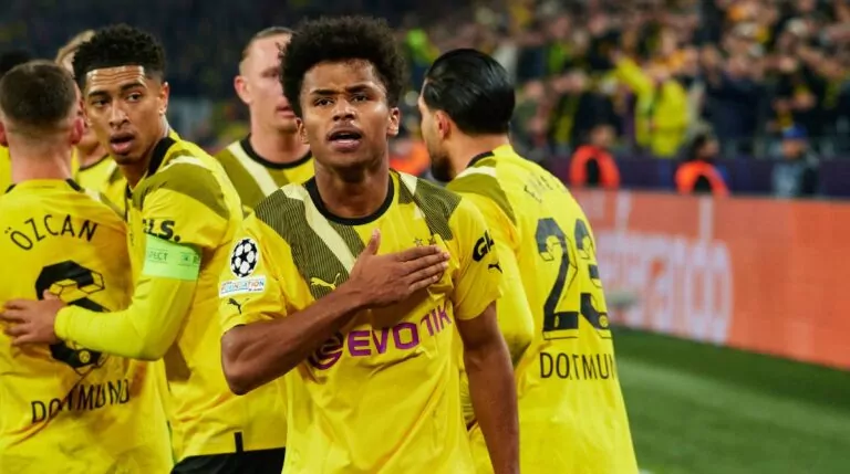 Adeyemi do Premier League? O německého mladíka má zájem londýnský velkoklub