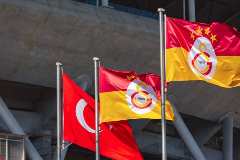 Dobrá zpráva pro Spartu! Opory Galatasaray láká Premier League, Ziyech možná skončí