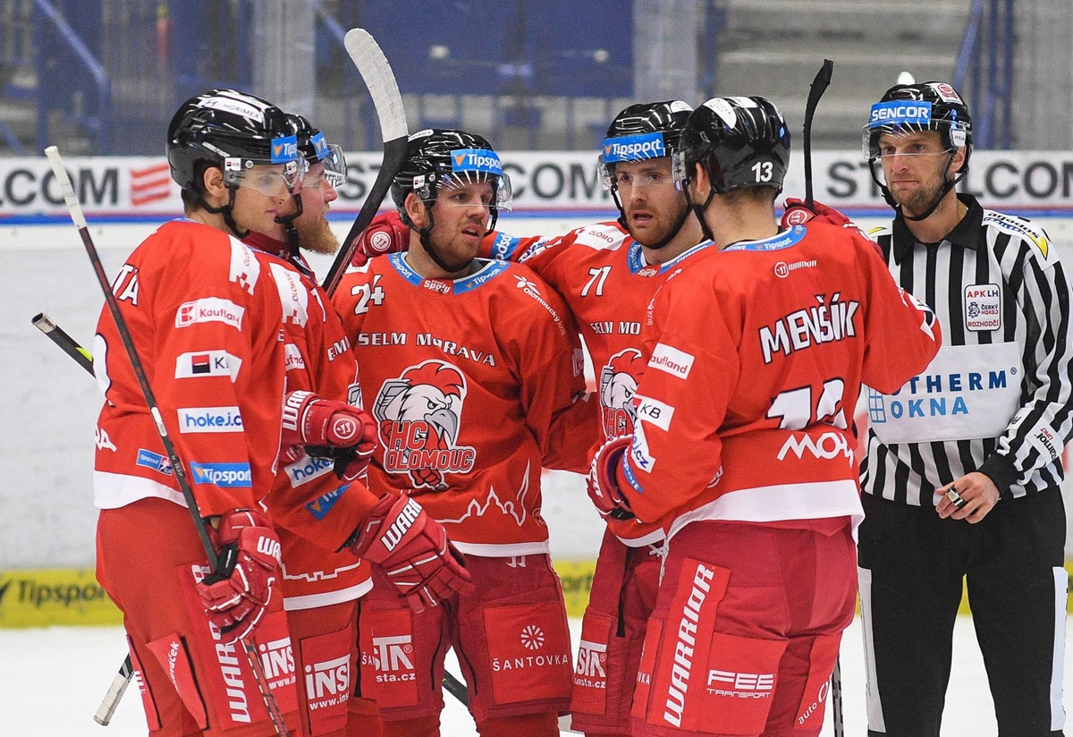 Extraliga je zpět, Pardubice vyzve rozjetá Olomouc. Láme se chleba, mají Hanáci jasno o důležitosti zápasu. Donutí Dynamo zaváhat?