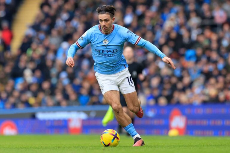 Grealish během zápasu s Evertonem přišel o majetek v hodnotě 1 milionu liber! Na jeho dům zaútočil zlodějský gang