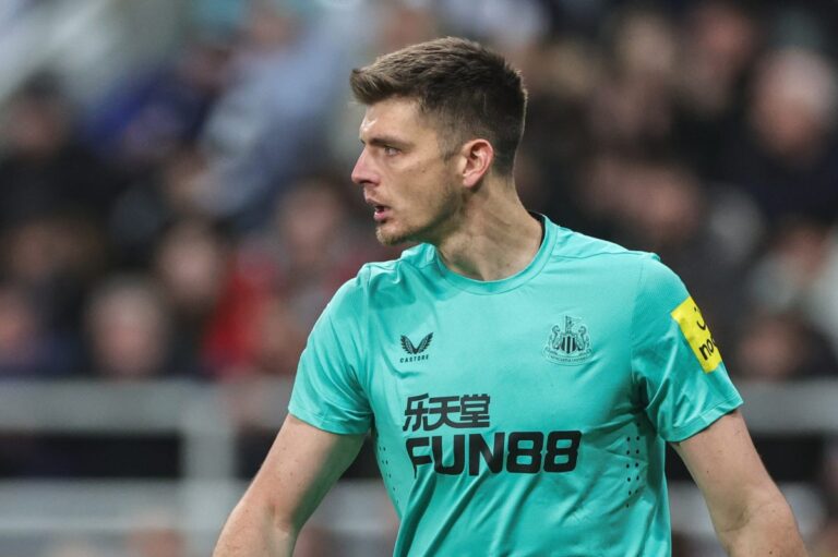 Další velká ztráta pro Newcastle. Pope vynechá několik měsíců. Kdo by ho mohl nahradit?