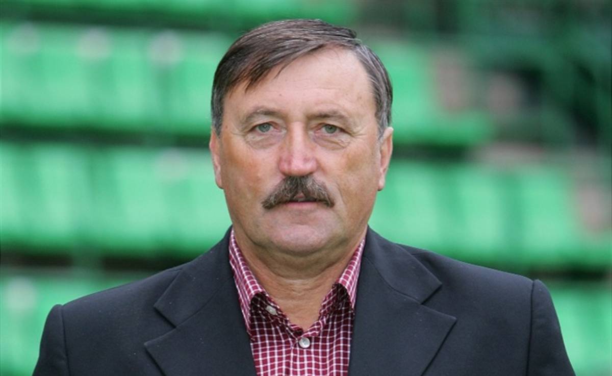 Když se sám poznám, je to dobré, chválí Antonín Panenka bankovku, která byla vydána k jeho 75. narozeninám