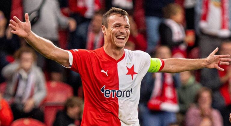 Tecl: Ve Slavii jsme udělali před sezonou zásadní věc. Po zápase do kabiny nemá přístup skoro nikdo