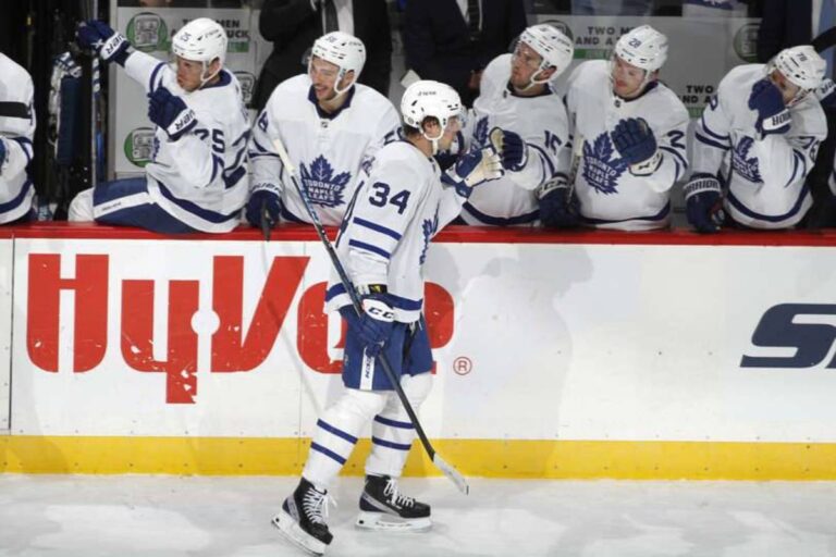 Lídrem produktivity NHL se stal Nikita Kucherov. Střelcům kraloval jednoznačně Auston Matthews