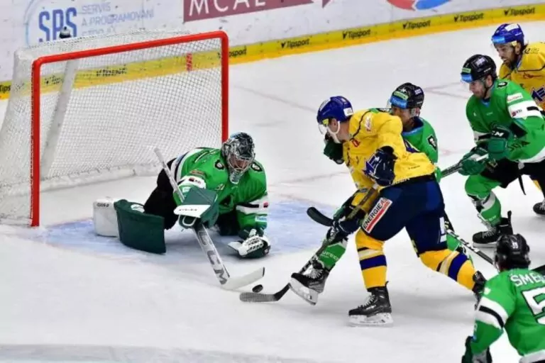 Extraliga s nadhledem: First minute dovolená pro Boleslav. Jedí šelmy drůbež?