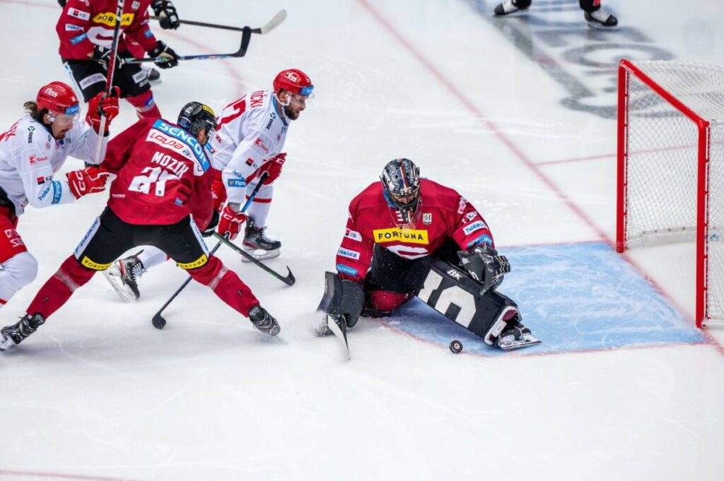 HC Oceláři Třinec, HC Sparta Praha