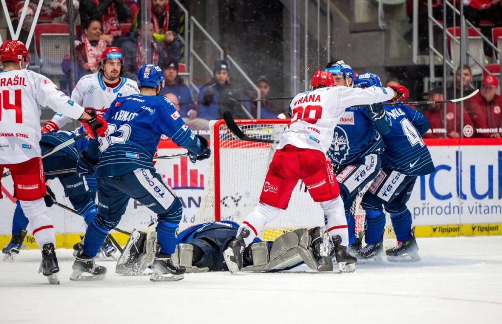 HC Oceláři Třinec, Rytíři Kladno