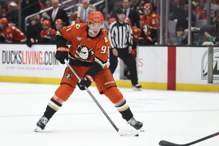 Nejdražší podpis v historii NHL. Leo Carlsson zůstává v Anaheimu