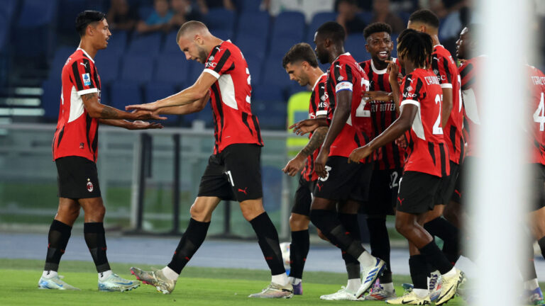 Inter v derby selhal, Rossoneri do hry o titul vrátil Estupiñán