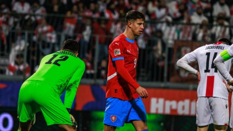 Fanoušci si mohou oddechnout. Hložkovo předčasné střídání bylo předem domluvené