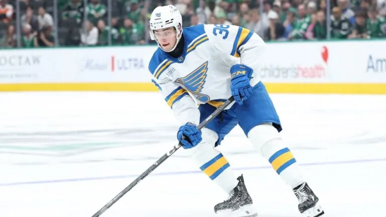 Pustí ho St. Louis? O Adama Jiříčka se zajímají další kluby NHL