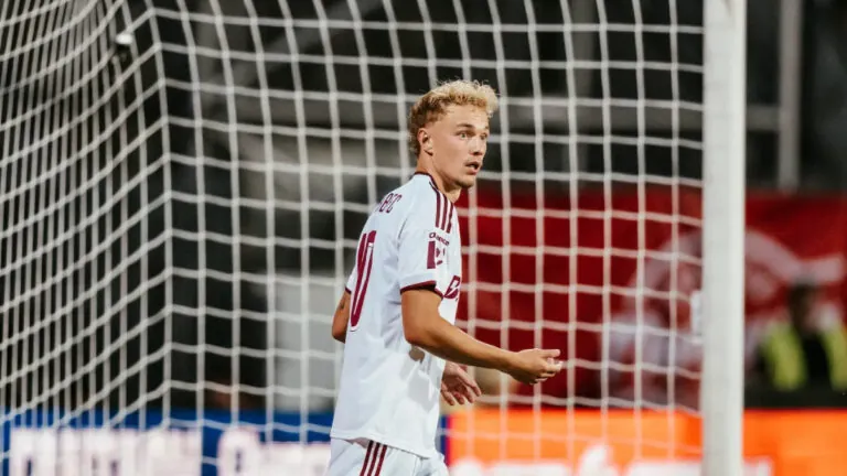 Konec fámám o odchodu. Sparta s Anderlechtem nejedná a s Karabcem dál pevně počítá