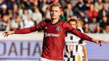 Karabec na další slavné adrese? Zájem je z Belgie, zatím je zpět ve Spartě