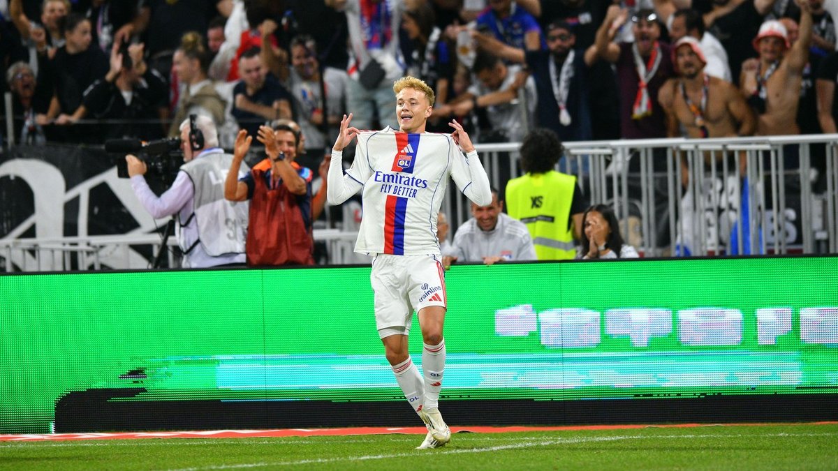 Adam Karabec Olympique Lyon