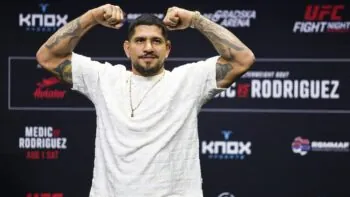 Přemožitel Procházky riskuje. Pereira se v těžké váze UFC postaví Rusovi s 16 KO v prvním kole