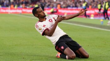 Isak vystřelil Liverpoolu výhru na West Hamu. Souček hrál pár minut