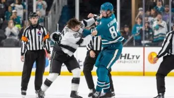 VIDEO: Dvořák narazil na 216 cm vysokou zeď. Nejvyšší muž draftu NHL poté v bitce smetl i mstitele