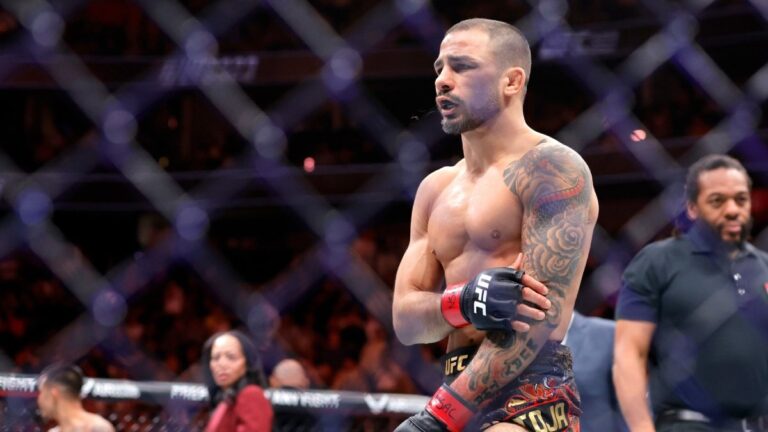 Hororové zranění v UFC! Pantoja přišel o titul, záběry nejsou pro slabé povahy