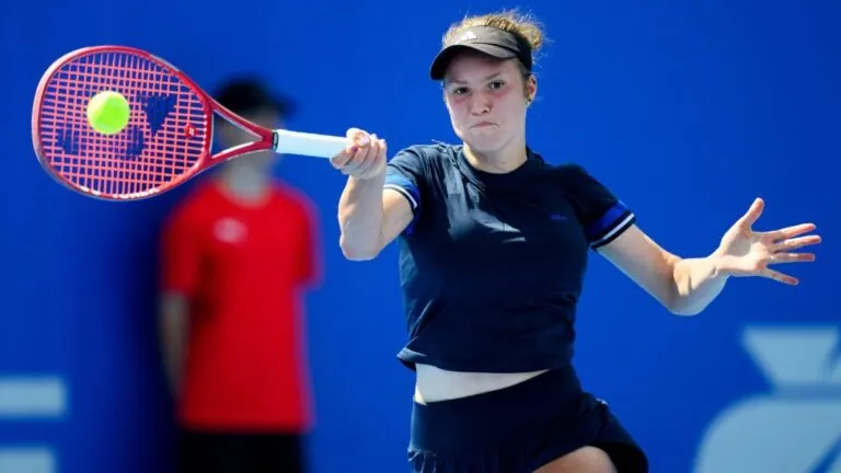Česko získalo nový tenisový poklad. Vítězka Roland Garros dál vyhrává a prudce stoupá žebříčkem WTA
