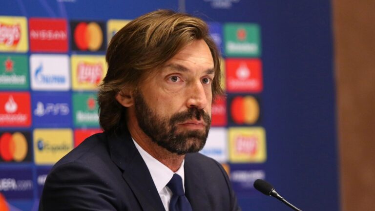VIDEO: Legendární Andrea Pirlo je i po konci kariéry králem přímých kopů. V zápase legend vymetl šibenici