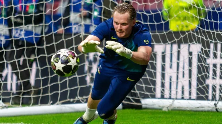 Co bude s Kinským? Tottenham hledá gólmana, ve hře je i muž, který skóroval proti Realu Madrid