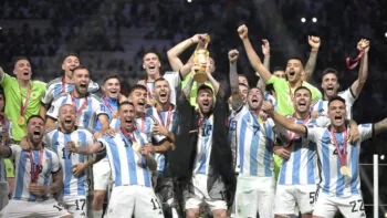 Chtějí další boží ruku? Argentinci plánují nastoupit ve venkovních dresech, ve kterých památně zařízli Anglii