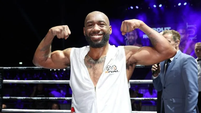 Velkolepý nástup á la Apollo Creed. Hvězda BKFC zapomněla, jak to v Rockym IV dopadlo, a také padla