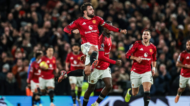 Famózní přestřelka: Derby Manchesteru United s Liverpoolem rozhodl ve druhé půli Mainoo