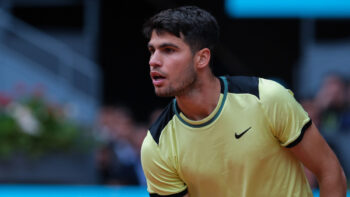 Alcaraz vyslal brutální forhend a ve finále zaútočí na Sinnerovu impozantní sérii