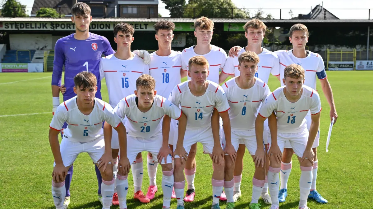 Česká osmnáctka loví v cizině. O dres zabojuje talent z West Hamu i rodák z USA