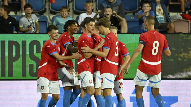 Česká U21 slaví výhru 2:1 na Gibraltaru, na kterou se pořádně natrápila