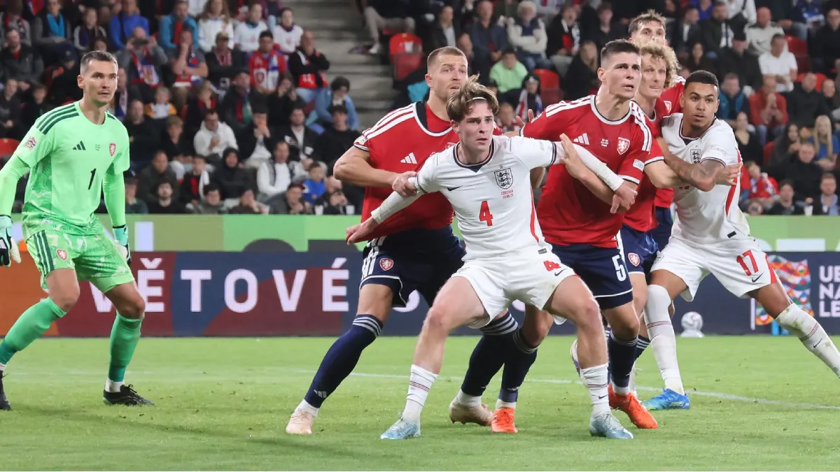 Do vyloučení byli Češi lepší, pak přišla procházka. Britský tisk po výhře Anglie 2:0 v Edenu míří na Šulce