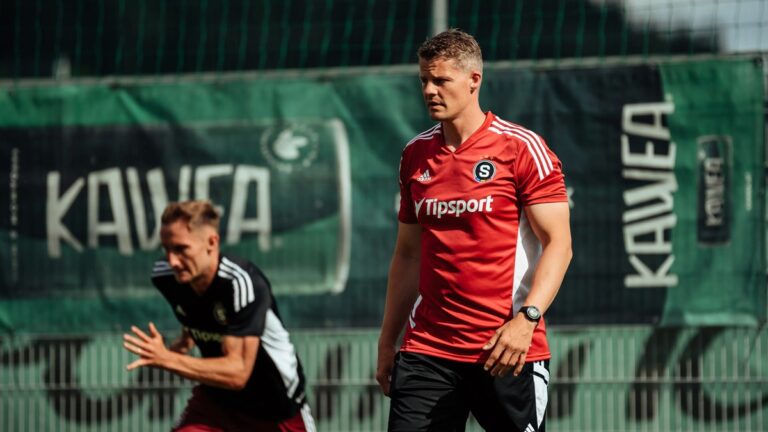 Wolfsburg zlanařil prvního Sparťana. Clarup svůj odchod oznámil v kabině, jasněji je o Priskem i Friisovi