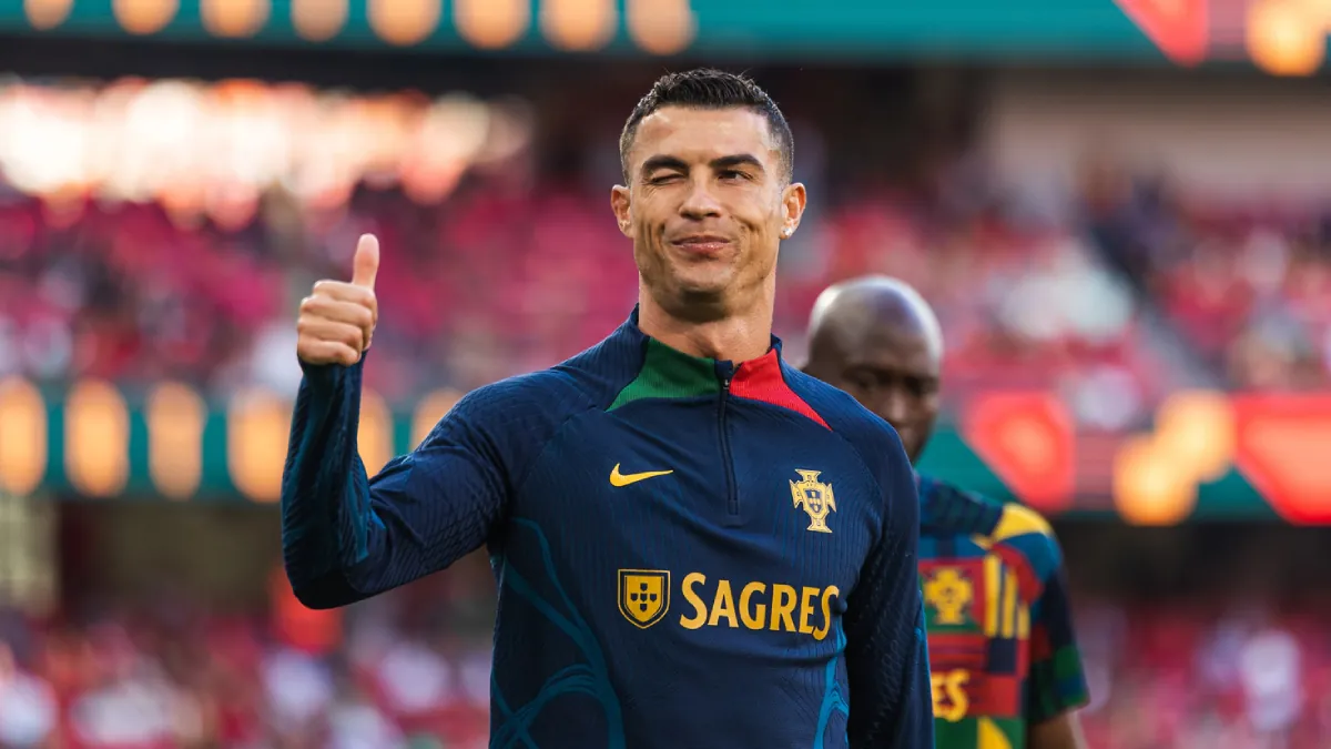 Dvakrát ofsajd, pak tři góly za patnáct minut. Ronaldo hattrickem rozhodl zápas a blíží se tisícovce