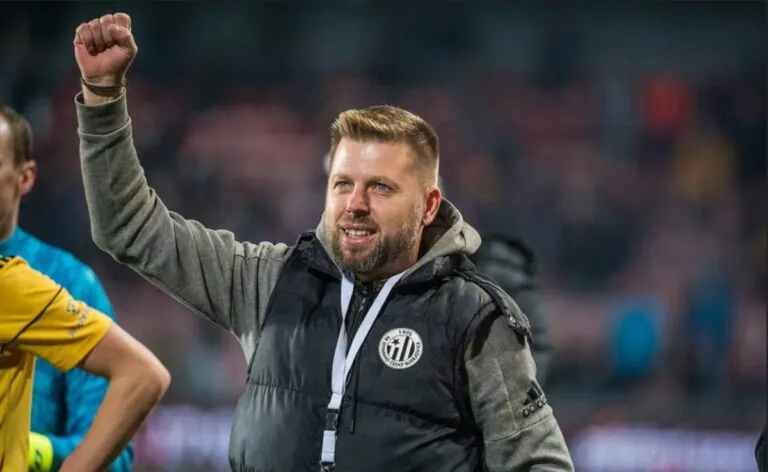 Horejš o rezignaci Václava Kotala: Jsou přednější věci než fotbal. Co řekl nový kouč Hradce po oficiálním představení?