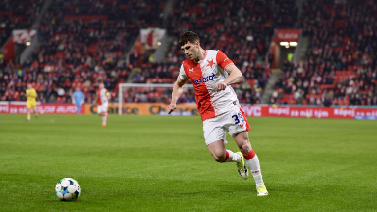 Titulová posila! David Jurásek prvním gólem po návratu znásobil vedení Slavie