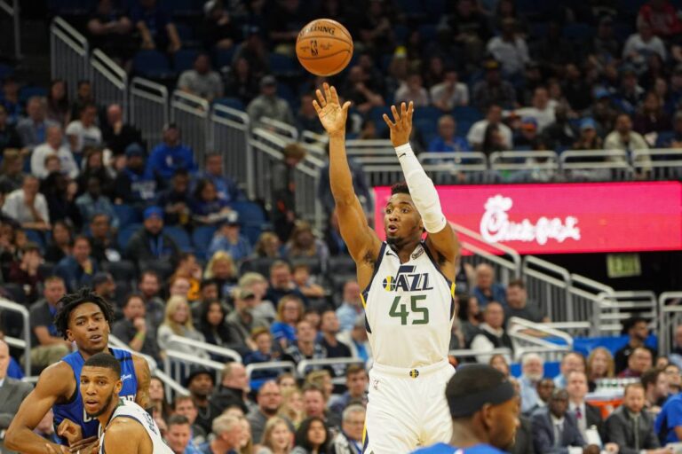 Sabonisův triple-double přišel vniveč, Mitchell řídil výhru Cavaliers