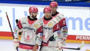 Eisbären Berlin pokračují ve velké jízdě. Německý mistr si zajistil postup v Lize mistrů